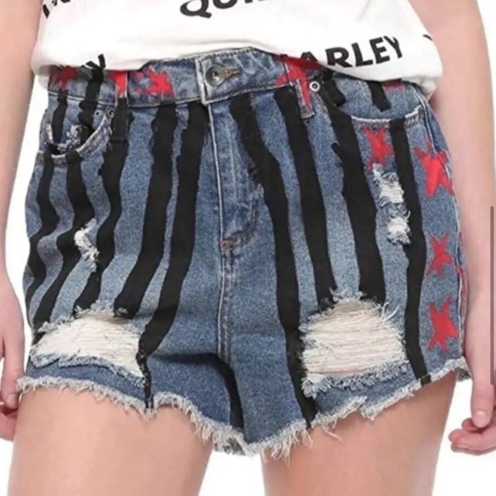 Her Universe DC Comics Birds of Prey Harley Quinn Denim Stars&Stripes Shorts 15